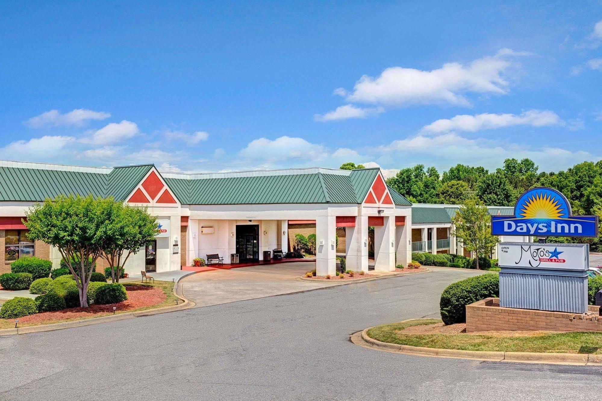 Days Inn Lake Norman Cornelius Ngoại thất bức ảnh