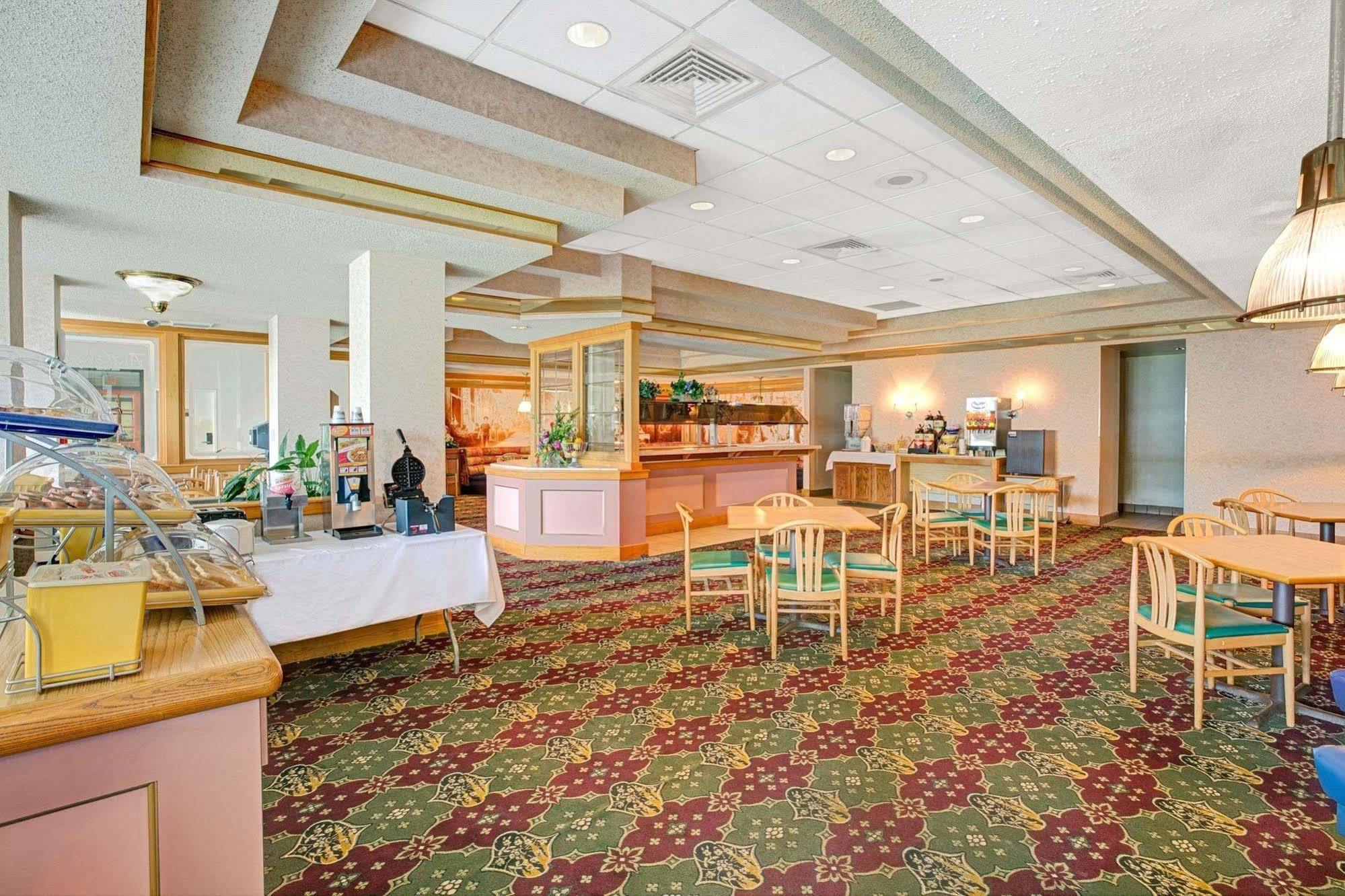 Days Inn Lake Norman Cornelius Ngoại thất bức ảnh