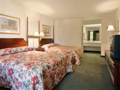 Days Inn Lake Norman Cornelius Phòng bức ảnh